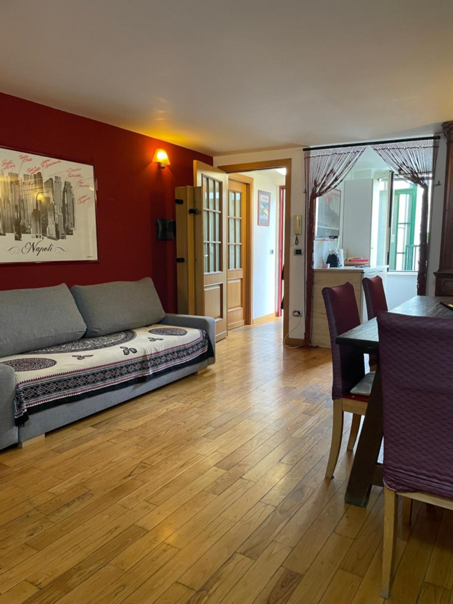 B&B Trieste&Trento Napoli Bagian luar foto