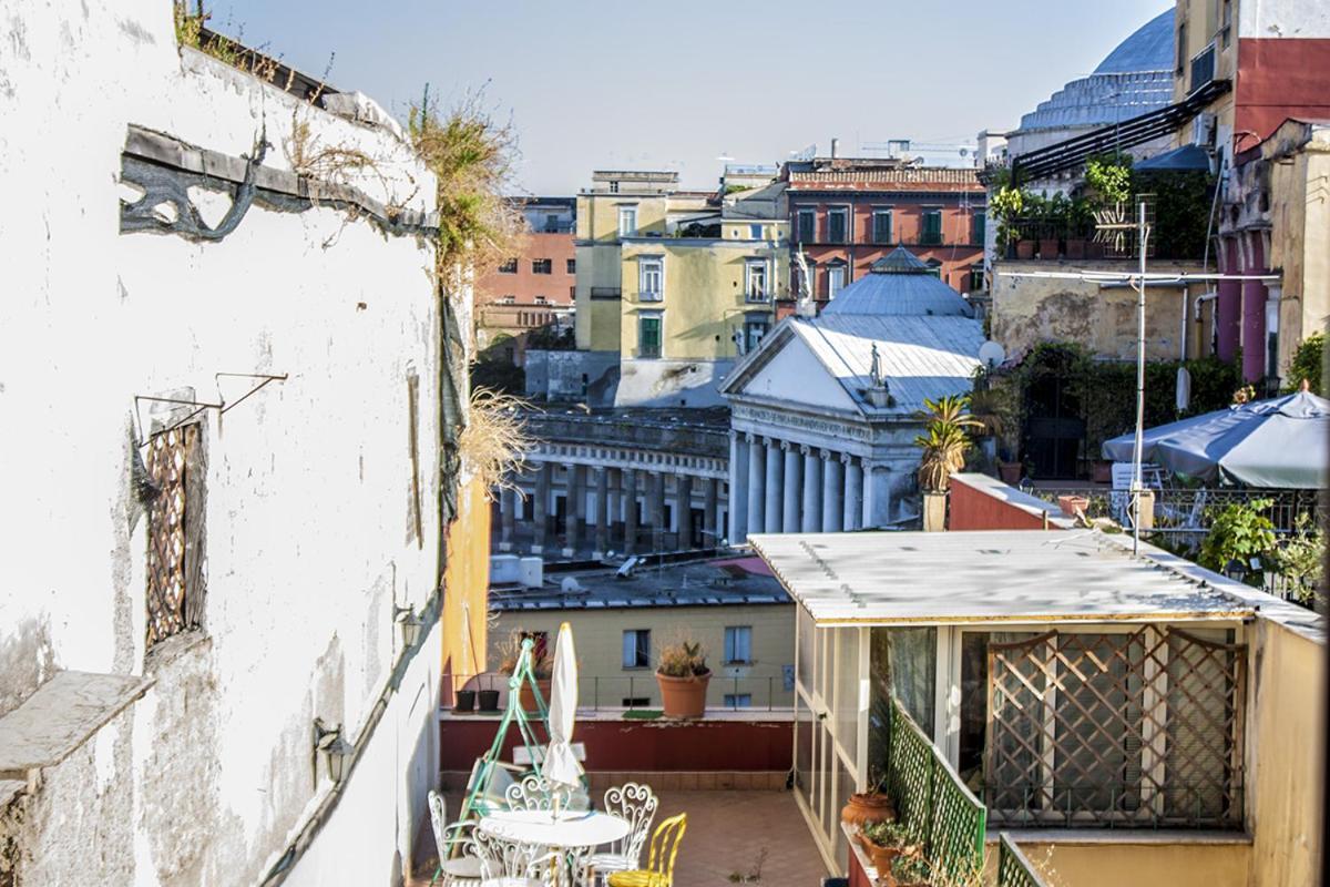 B&B Trieste&Trento Napoli Bagian luar foto