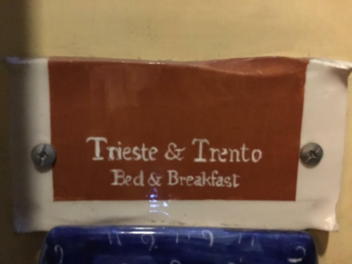 B&B Trieste&Trento Napoli Bagian luar foto
